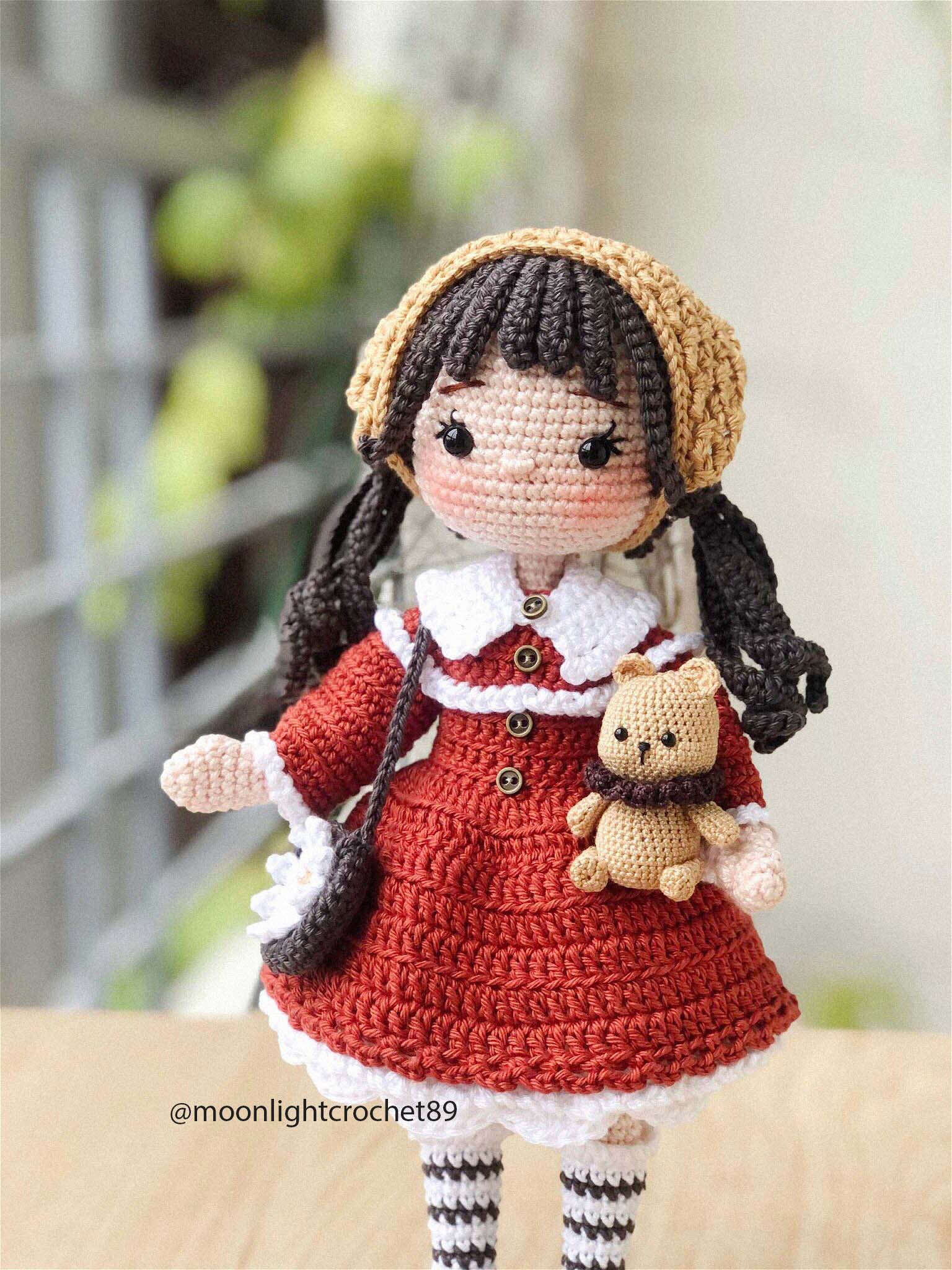 Poupée Amigurumi Gothique Faite Main – Crochet, Pièce Unique, Rare